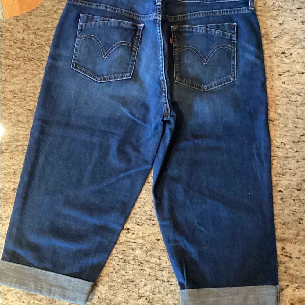 Women’s Levis Bermuda Shorts, Size 12 - Picture 4 of 4